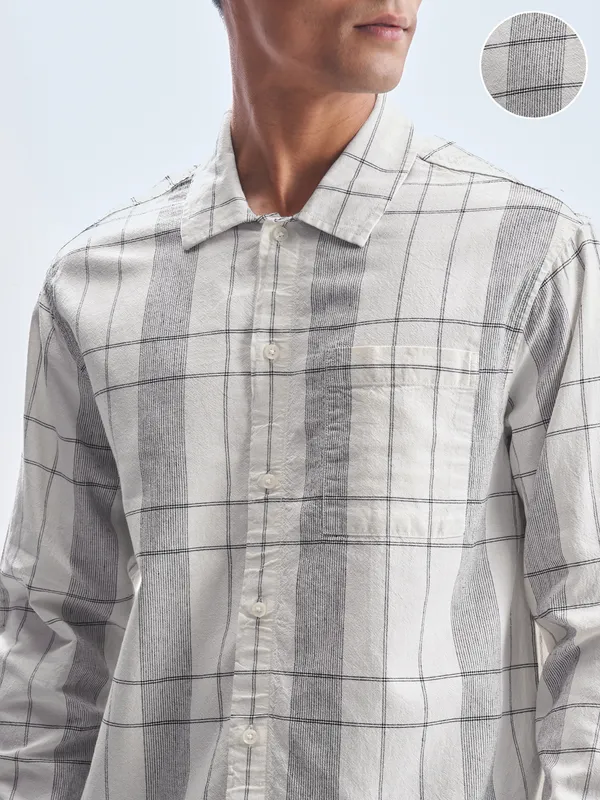 Highlander Men Cream Checked Oversized Fit Casual Shirt