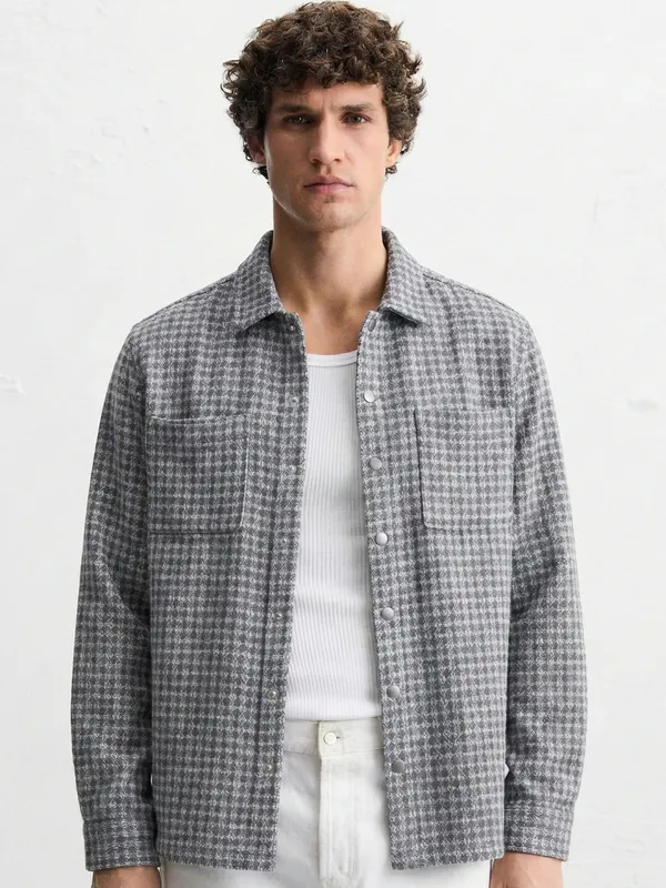 Highlander Men Grey Self Design Relaxed Fit Casual Shirt