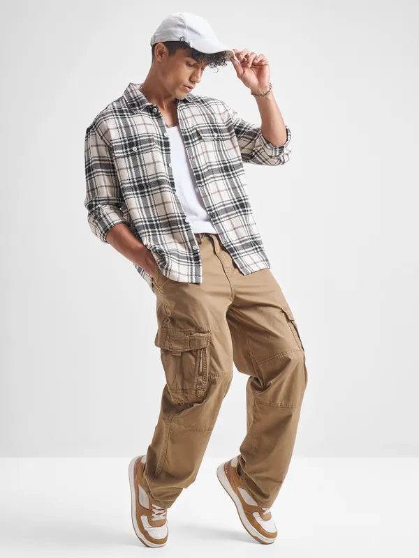 Highlander Men White Checked Relaxed Fit Casual Shirt