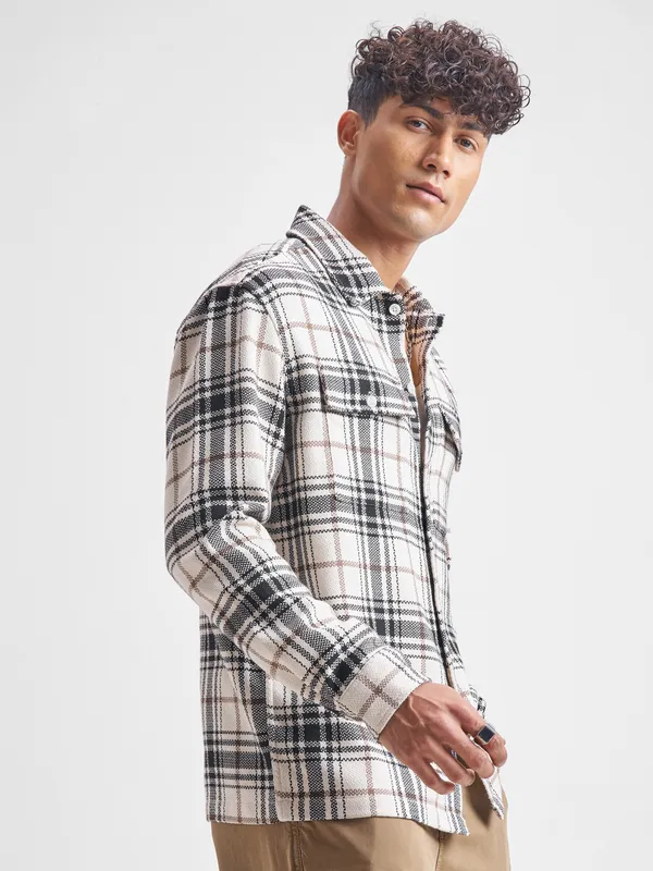 Highlander Men White Checked Relaxed Fit Casual Shirt