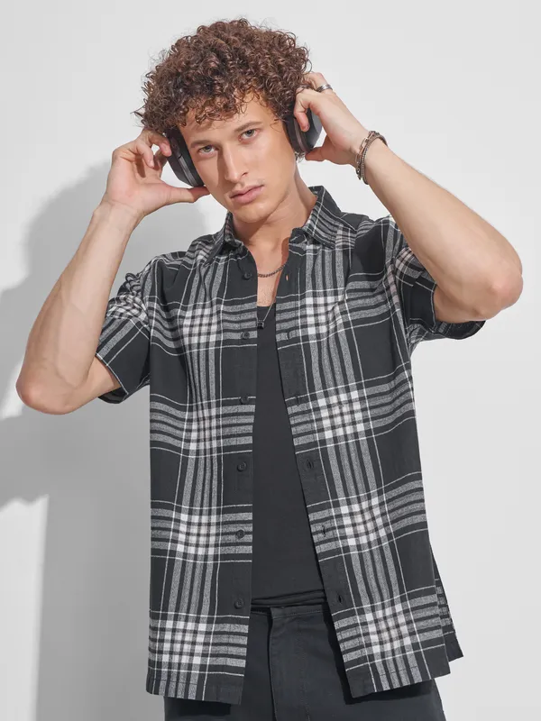Highlander Men Black Checked Relaxed Fit Casual Shirt