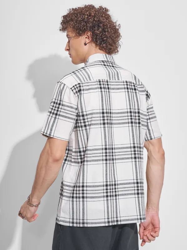 Highlander Men Off White Checked Relaxed Fit Casual Shirt