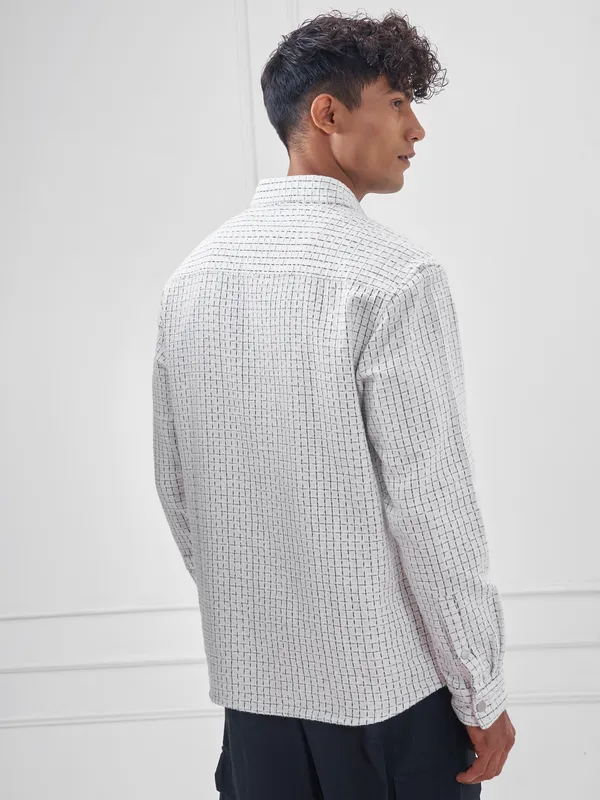 Highlander Men White Checked Relaxed Fit Casual Shirt