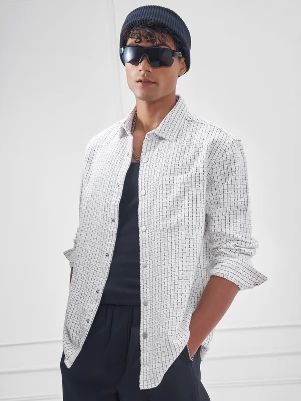 Highlander Men White Checked Relaxed Fit Casual Shirt