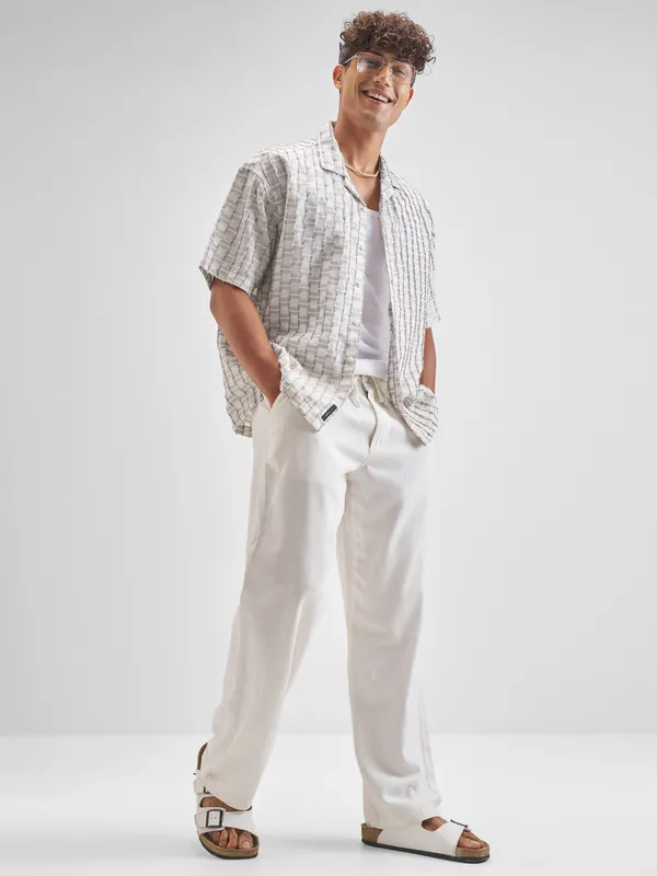 Highlander Men Grey Self Design Oversized Fit Casual Shirt