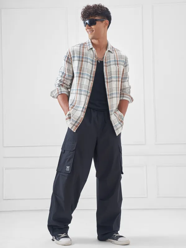 Highlander Men Cream Checked Relaxed Fit Casual Shirt