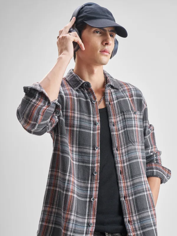 Highlander Men Grey Checked Relaxed Fit Casual Shirt