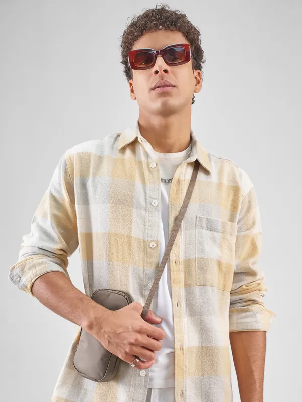 Highlander Men Yellow Checked Relaxed Fit Casual Shirt