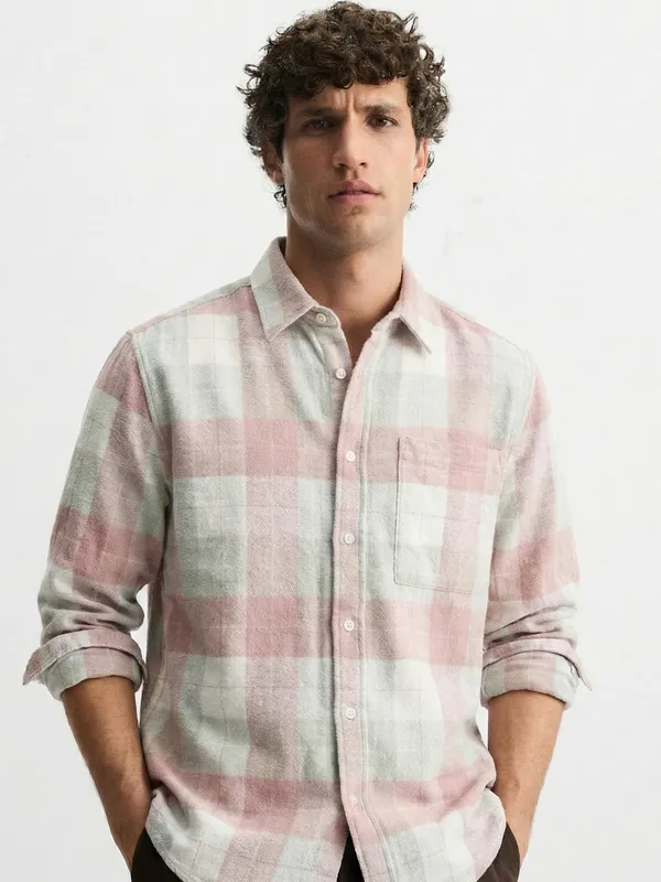 Highlander Men Pink Checked Relaxed Fit Casual Shirt