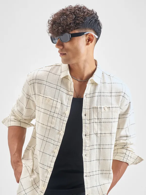 Highlander Men Cream Checked Relaxed Fit Casual Shirt