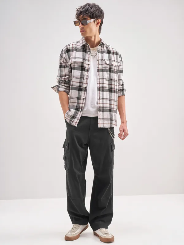 Highlander Men Off White Checked Relaxed Fit Casual Shirt