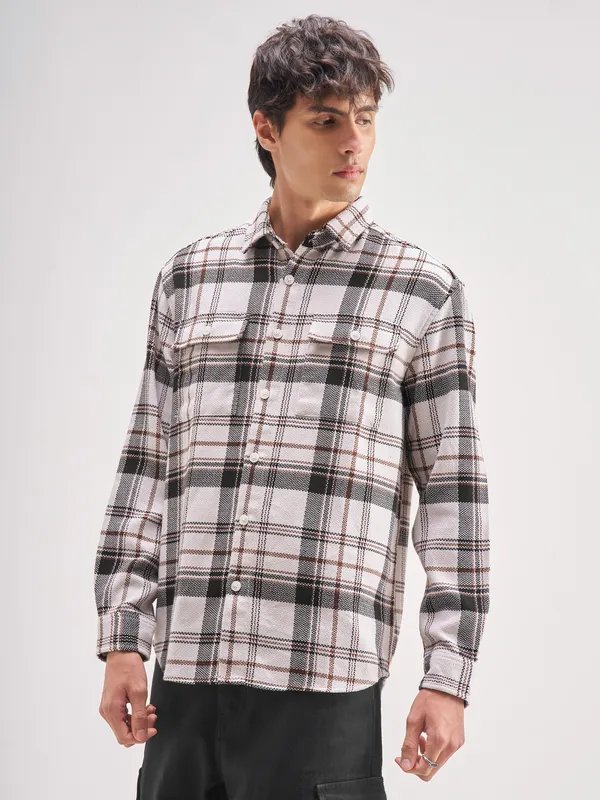 Highlander Men Off White Checked Relaxed Fit Casual Shirt