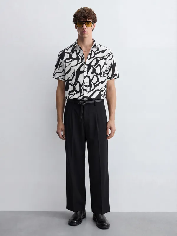 Highlander Men White Printed Relaxed Fit Casual Shirt