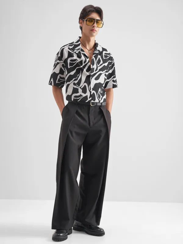 Highlander Men Black Printed Oversized Fit Casual Shirt