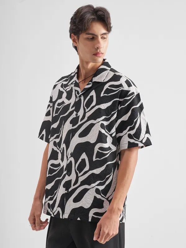 Highlander Men Black Printed Oversized Fit Casual Shirt