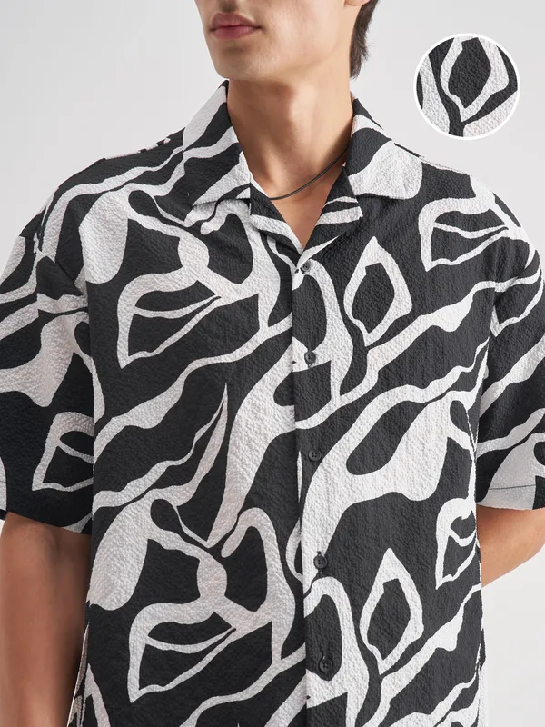 Highlander Men Black Printed Oversized Fit Casual Shirt