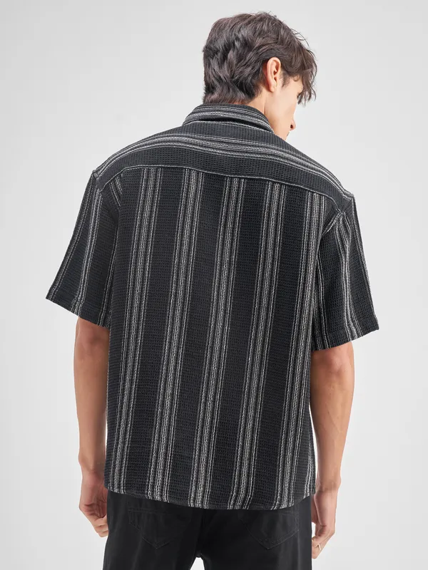 Highlander Men Black Striped Oversized Fit Casual Shirt