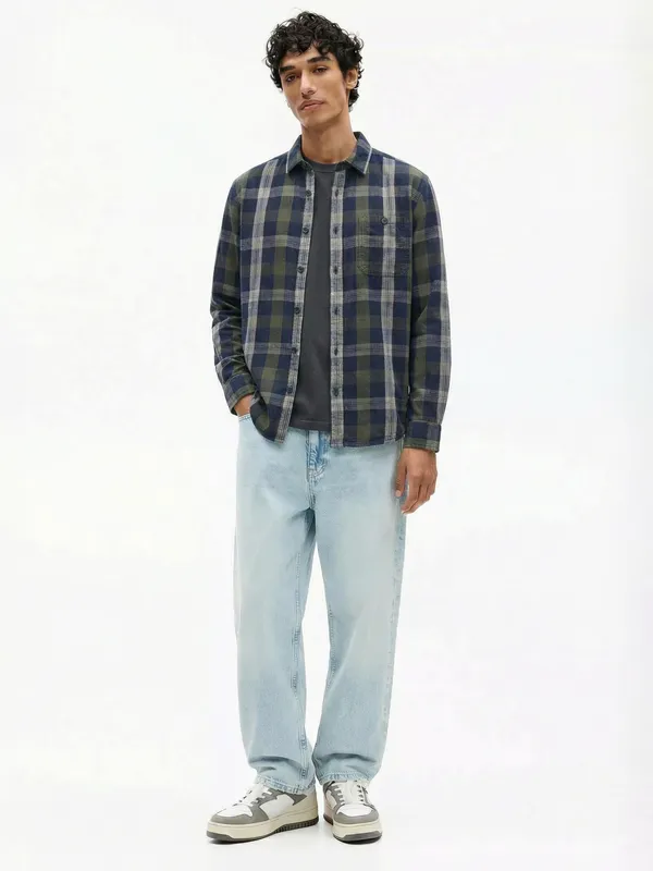 Men Relaxed Fit Casual Shirt