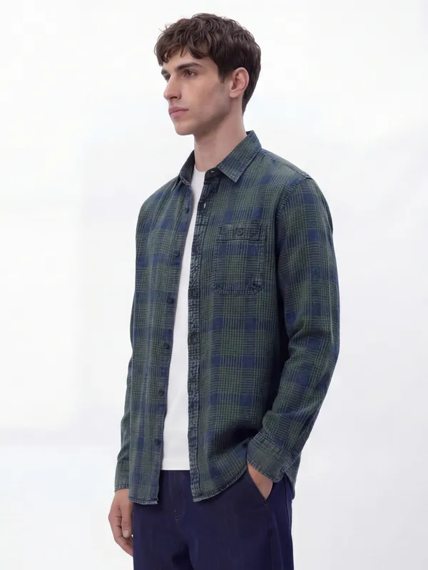 Highlander Men Navy Blue Checked Relaxed Fit Casual Shirt