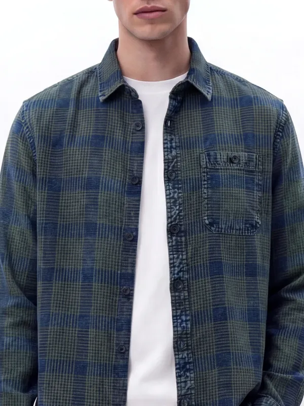 Highlander Men Navy Blue Checked Relaxed Fit Casual Shirt