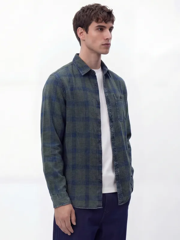 Highlander Men Navy Blue Checked Relaxed Fit Casual Shirt