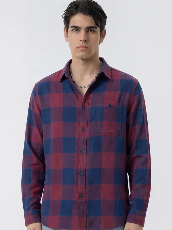 Highlander Men Burgundy Checked Relaxed Fit Casual Shirt