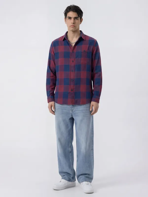 Highlander Men Burgundy Checked Relaxed Fit Casual Shirt
