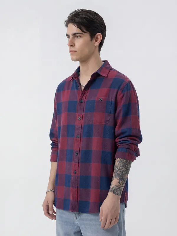 Highlander Men Burgundy Checked Relaxed Fit Casual Shirt