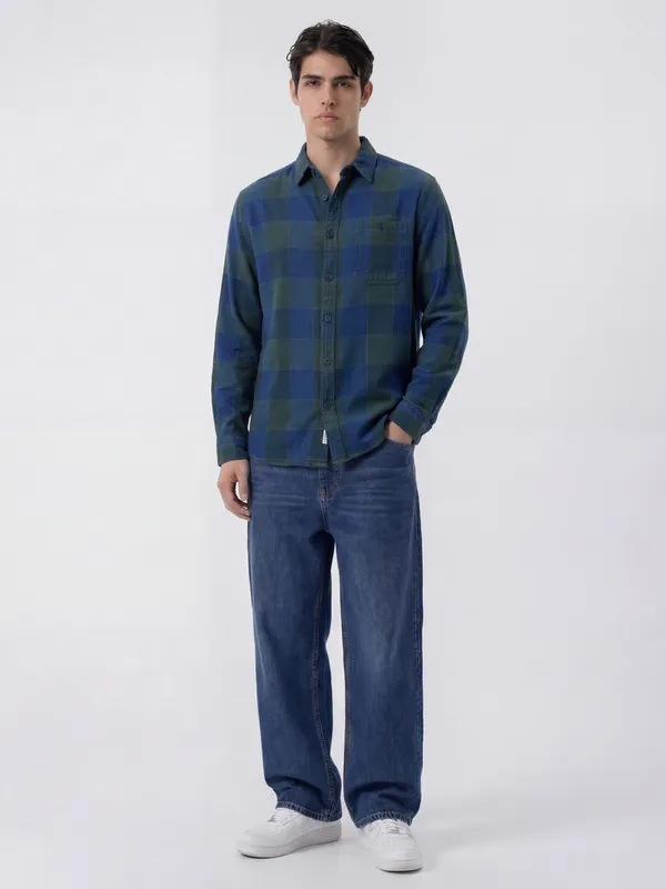 Highlander Men Blue Checked Relaxed Fit Casual Shirt