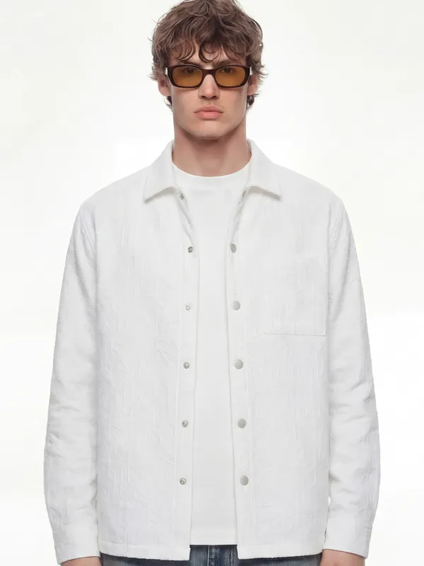 Highlander Men White Self Design Relaxed Fit Casual Shirt