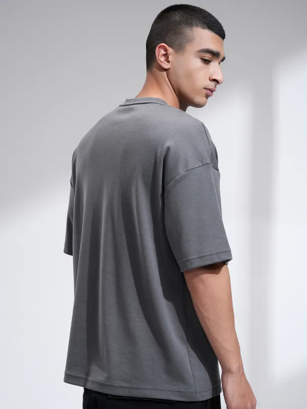 Highlander Men Grey Solid Round Neck Oversized Fit T-Shirt