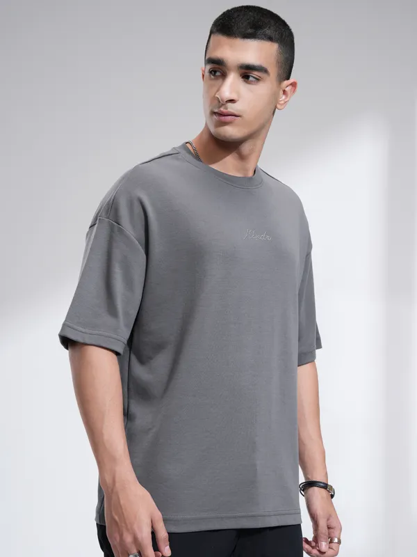 Highlander Men Grey Solid Round Neck Oversized Fit T-Shirt