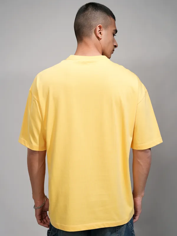 Highlander Men Yellow Printed Round Neck Oversized Fit T-Shirt