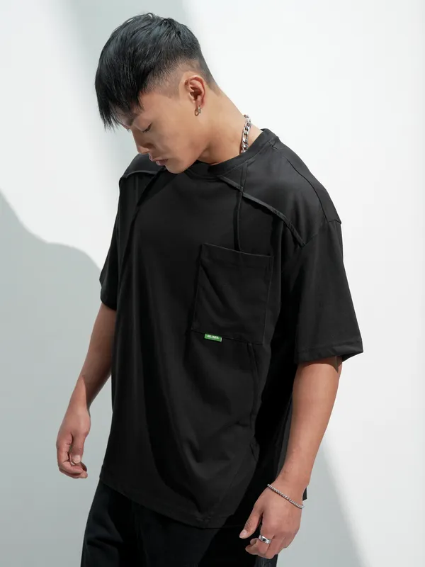 Highlander Men Black Solid Round Neck Oversized Fit T-Shirt