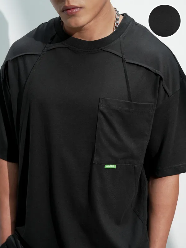 Highlander Men Black Solid Round Neck Oversized Fit T-Shirt
