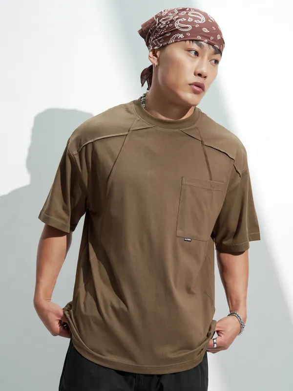 Highlander Men Brown Solid Round Neck Oversized Fit T-Shirt