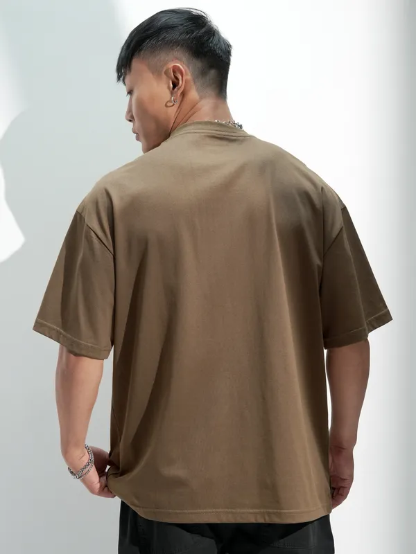 Highlander Men Brown Solid Round Neck Oversized Fit T-Shirt