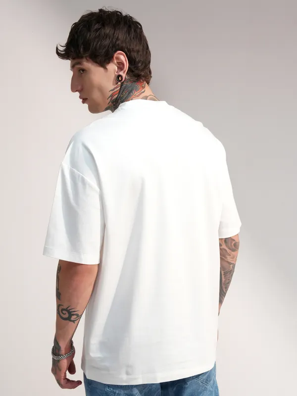 Highlander Men White Solid Round Neck Oversized Fit T-Shirt