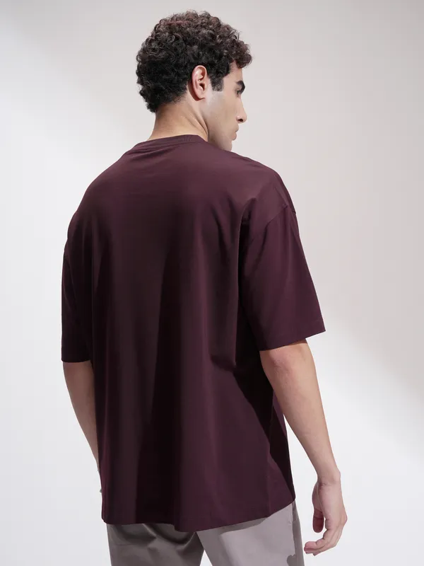 Highlander Men Maroon Solid Round Neck Oversized Fit T-Shirt