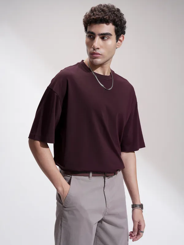 Highlander Men Maroon Solid Round Neck Oversized Fit T-Shirt