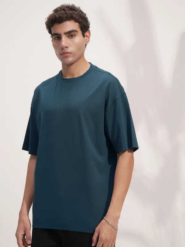Highlander Men Teal Solid Round Neck Oversized Fit T-Shirt
