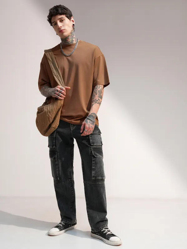 Highlander Men Brown Solid Round Neck Oversized Fit T-Shirt