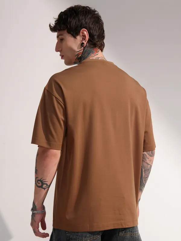 Highlander Men Brown Solid Round Neck Oversized Fit T-Shirt