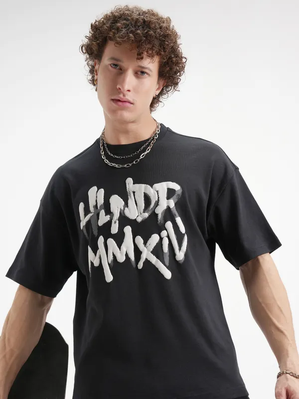 Highlander Men Black Printed Round Neck Oversized Fit T-Shirt