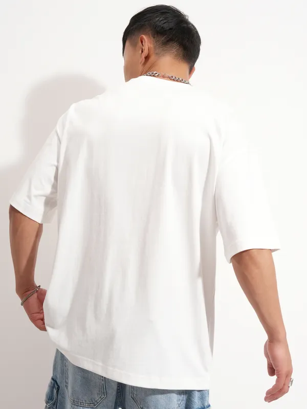 Highlander Men White Applique Round Neck Oversized Fit T-Shirt