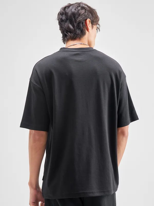 Highlander Men Black Embroidered Round Neck Embroidered T-Shirt