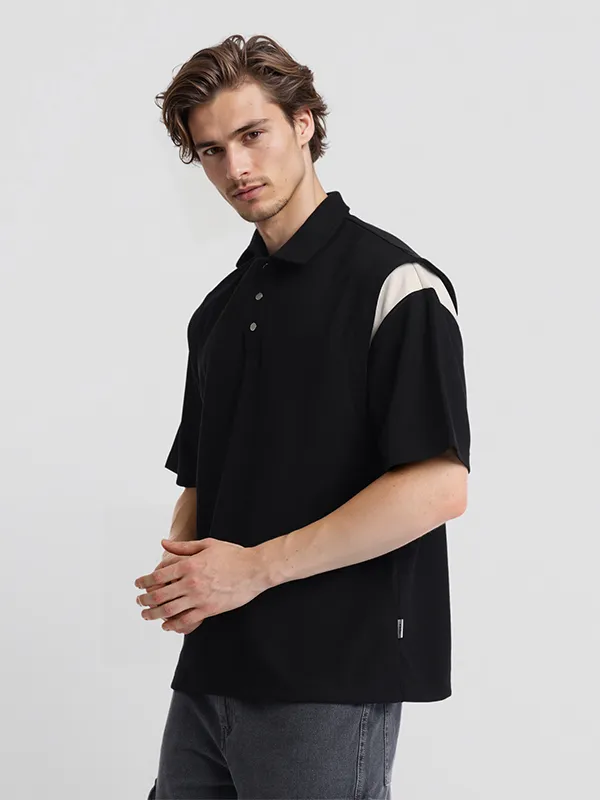 Highlander Men Black Solid Polo Collar T-Shirt