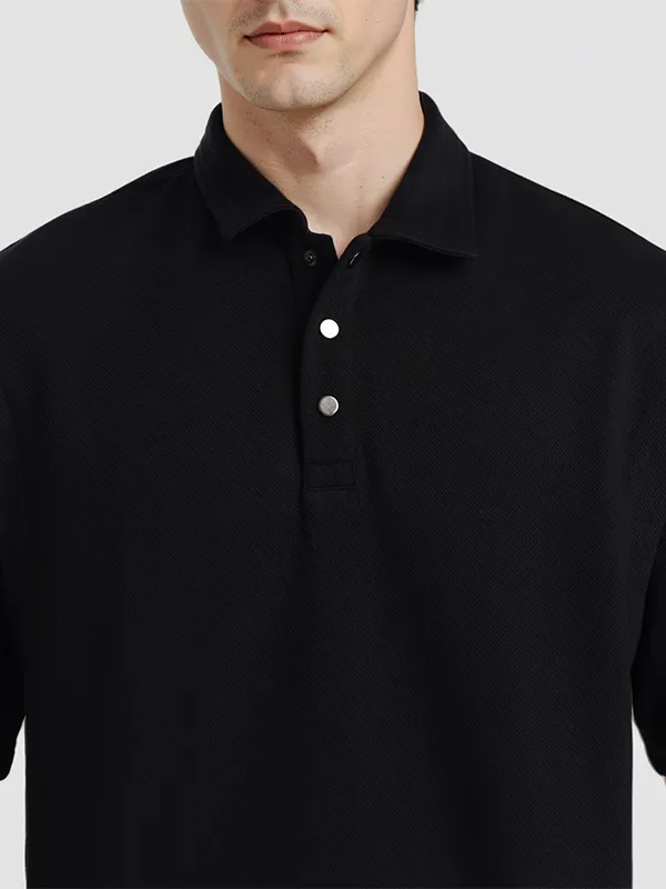 Highlander Men Black Solid Polo Collar T-Shirt