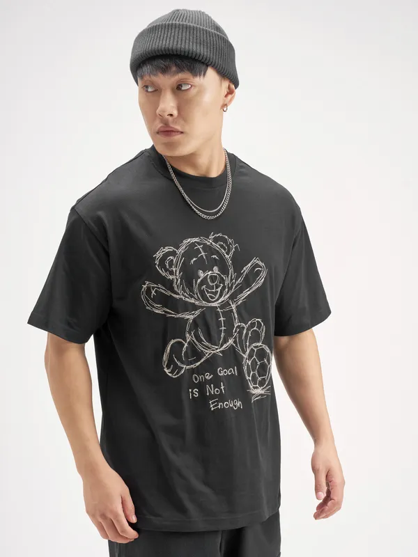 Highlander Men Black Embroidered Round Neck T-Shirt