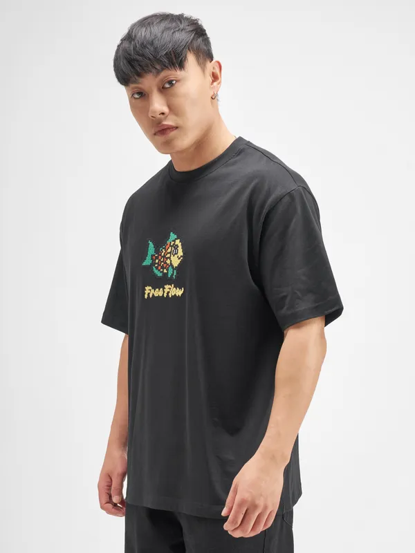 Men Embroidered Round Neck T-Shirt